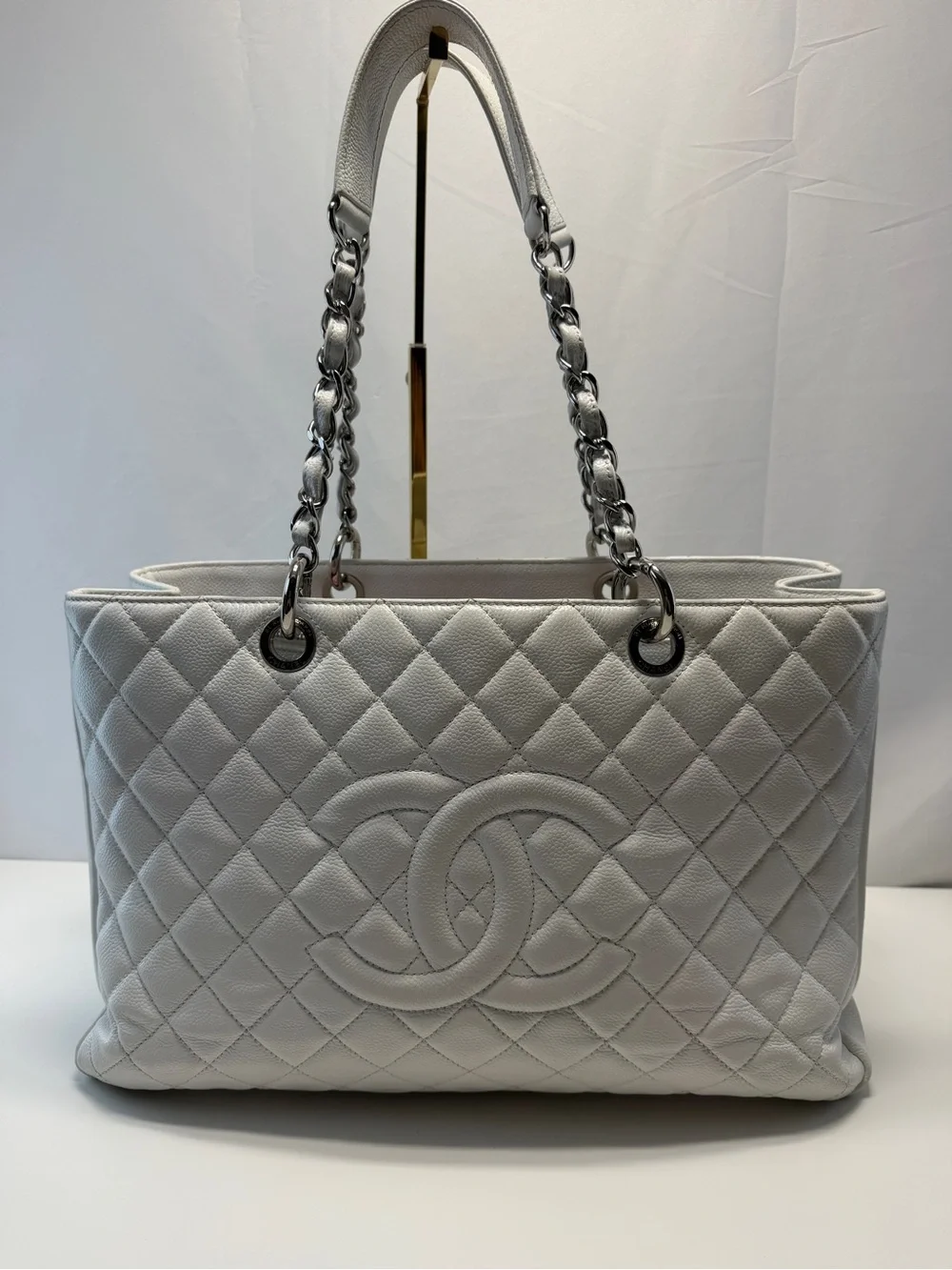 CHANEL White Quilted Caviar Leather Shoulder Tote with Chain Straps
